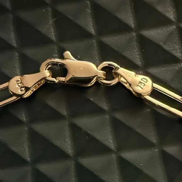 Elegant 4mm Gold Chain Paper-Clip 📎 Bracelet 7” - Picture 2 of 3